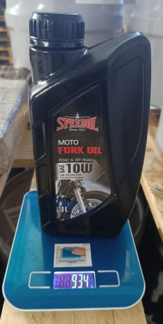 Вилочное масло SPEEDOL MOTO FORK OIL 10W (1 литр (брак))