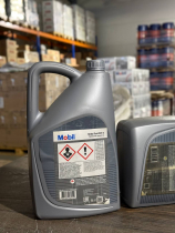 Mobil Brake fluid DOT 4 (5 литров(брак)) Mobil Brake fluid DOT 4 (5 литров(брак))